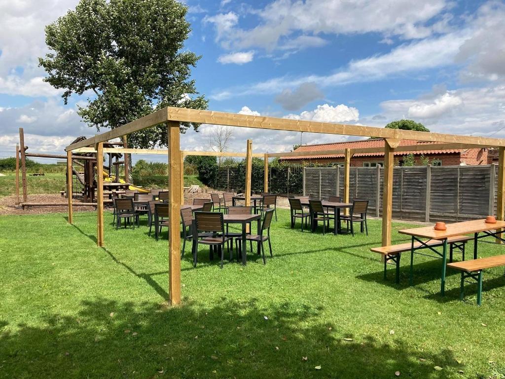 The Fountain At Tuxford & The Square And Compass Normanton On Trent酒店 外观 照片